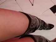 Mistress Susanna Guerriero passeggiata in stivali