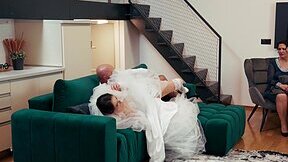 Young bride Vixi Rafi gets banged in the living room
