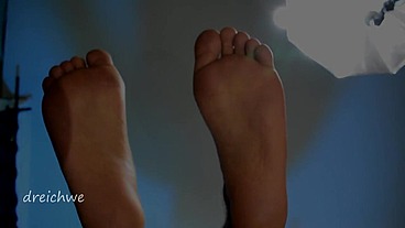 Game of feet