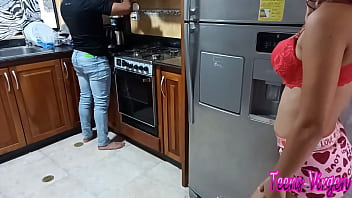 Tengo sexo con mi hermanastro en la cocina - mientras que mis padrastros salen de casa yo como puta caliente sedusco a mi hermanstro para que me folle  me llene mi co&ntilde_o de su esperma