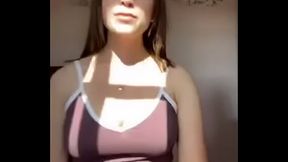 Soy una guerita tetona