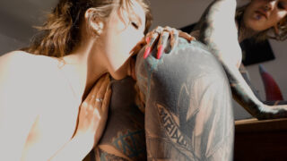 Anuskatzz, Eden Ivy, Lily Lu et Ivy prennent la bite directement du cul à la bouche