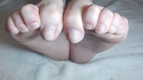 Bare short toenails toe wiggling