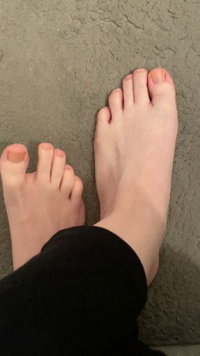 Discounted video of me painting my nails