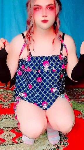 Express Yourself: Crossdresser Kitty's Mesmerizing Dance Moves