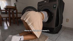The best gift for him: stepsister Elia Ocasio stuck in the washing machine