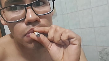 Fumando de todo y paja