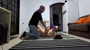 husband got into debt and had to run away, leaving his wife to talk to the loan shark.