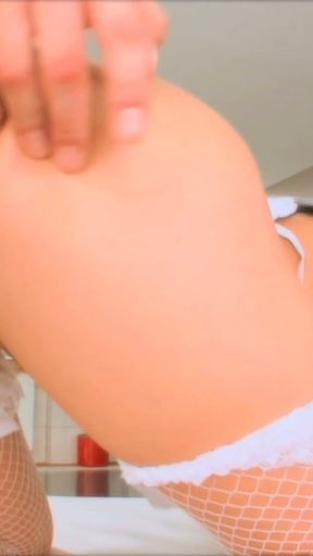 Butt Sluts Lucy Belle And Cameron Ferrari Take It Raw   Clip 3