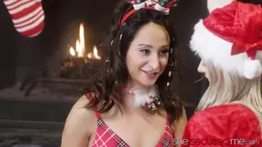 Christmas sex with petite Jill Kassidy and Isabella Nice