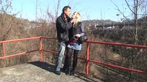 A tourist asks a blonde girl for information and lets him take her to fuck under a bridge