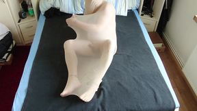 carmen nylonjunge ist notgeil auf nylon encasement