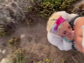 RUBIA FOLLANDO EN PLAYA CHILENA.