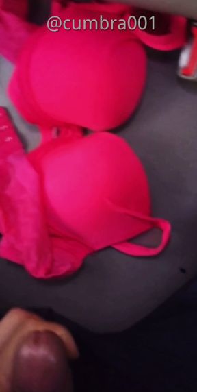 cum bra love