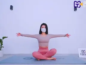 Hot Girlfriend in Tight Yoga Pants Gets Fucked Hard and Deep