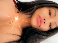 Pretty and Sexy Webcam Babe Finger Fucks Solo