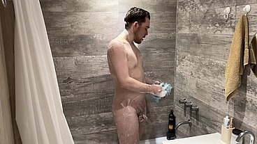 Naked Sexy Guy Takes a Shower