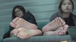 Mei Mei and Yi Yi gentle sole flexing and toe wiggles