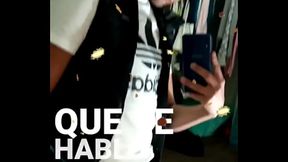 Joven guapo y varonil