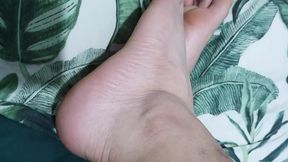 Step mom under blanket will touch step son dick