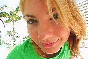 Amateur blonde slut takes a nice load
