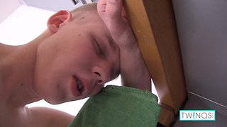 Blonde boy matthew has phone sex and jerks his meat off!