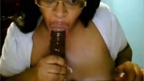 Webcam dark skinned oiled nympho played with her black sex toy