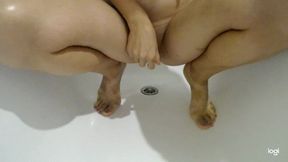 I pee in bathtub and make ovulation test mp4