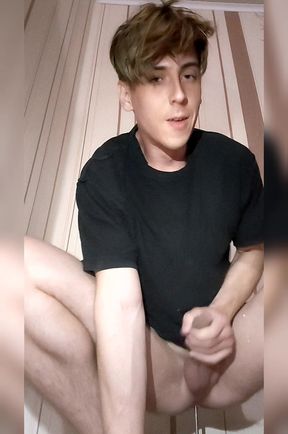 An Attractive Twink's Intense Anal Jumping Resulted in an Anal Orgasm and Cum Flowing Without Hands