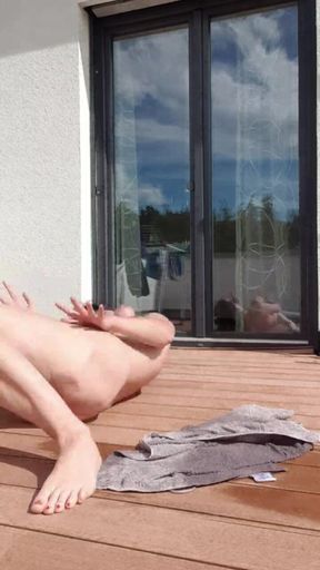 Endles Shaking Multi Orgasm of Julie