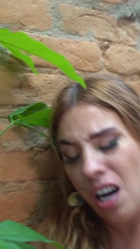 Couple Takes a Shower After Arriving From the Beach and Is Surprised by Their Friend (leticia Feffer, Macedo and Patty Kimberly)