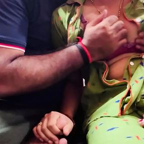 Desi bhabhi se saath masti boob press