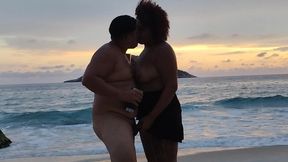 no reveillon afilhado estourou o champanhe dentro da casada