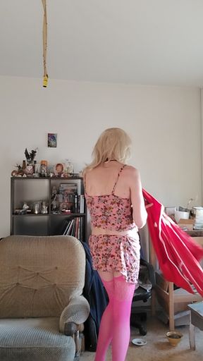 In blonde and naughty pink (part 1)