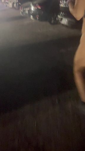 Girl flashes her body at EDC party