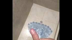 Estallo de placer en la ducha