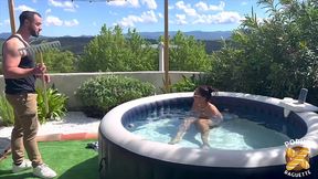 pipes dans le jacuzzi et levrette sur le canape, le gros programme d elektra, 22ans !