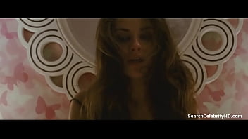 Natalie Portman Mila Kunis in Black Swan 2010