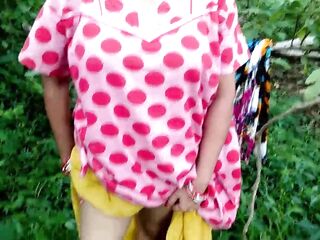 Banged allies aunty in public below the open sky at farm abode