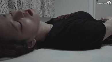 Japanese babe masturbates then suddenly goes berserk in solo heat