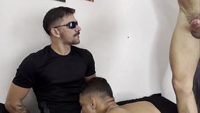 Sexo entre tr&ecirc_s amigos - Assista Completo