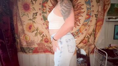 MILF jeans try on haul her big ass can't hide