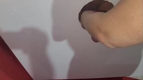 Gloryhole com garganta profunda com uma esposa boquete engolindo porra no pau grande do desconhecido, falando putaria para o corno