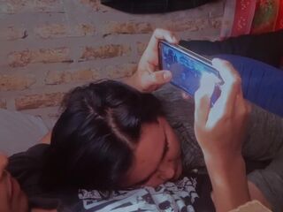 Mi juega free fire, pero yo le chupo la pija y no lo dejo subir a heroico ptm xd