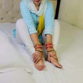 Bhabhi jee oil massage karane ka mauka do devar sex Devar Sister-in-law please give me a chance to do oil massage romantic sex