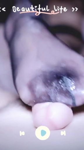 Stunning moment from &quot;My ex-boyfriend said that my hand could make his balls reach orgasm.&quot;