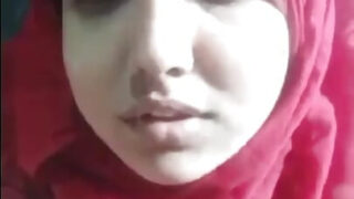 مرد در حال سکس مقعدی با فاحشه نوجوان هندی و دادن انزال چسبناک به او