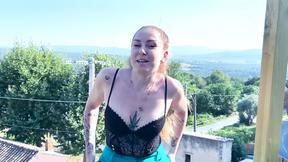 ”Lyia, 24 years old, turns out to be a real foodie…”