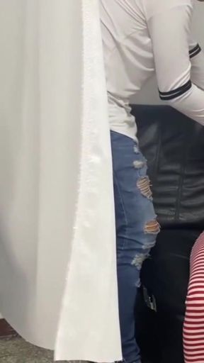 Powerful moment from &quot;Doctor checks 18-year-old girl next to her stepfather and ends up her&quot;