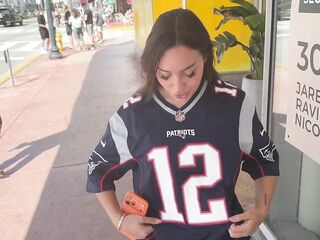 Sisi Rose screws a Patriots player
